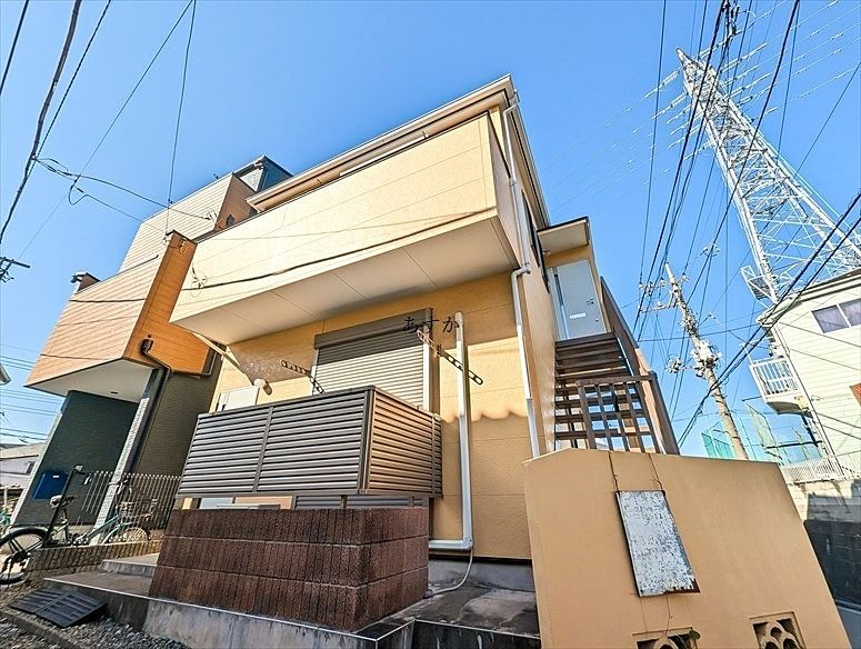 1フロア1世帯。4方角部屋の独立性高く、明るいお部屋です。広い洋室、使いやすいキッチン。ちょっと贅沢な１Kです。
