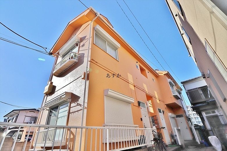 駅から5分。静かな住宅街にある広めのロフト付きワンルームです。隣室のなり3方角部屋で独立性の高いお部屋。内装もとてもお洒落です。