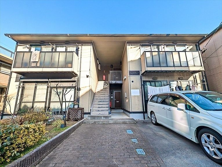 上下階のみの独立性の高い広めの２LDKです。開発の進む東伏見駅まで徒歩10分。
LDK10帖、洋室2部屋。収納も豊富です。嬉しい仲介手数料不要物件です。