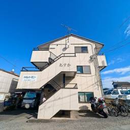 ハイムハーモニー 南側が大きく開け大変眺望陽当たりの良い建物です。広めのキッチン、大きなクローゼットのあるバストイレ別の1K