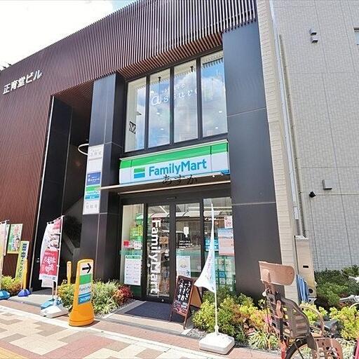 ファミリーマート 北口駅前のファミリーマート「