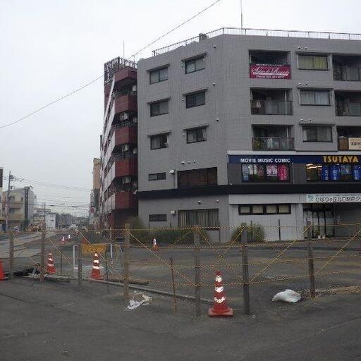 ロータリー予定地 ロータリーに面すエクレールひばり