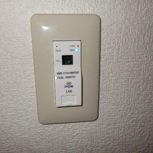 インターネット接続 LAN端子とWIFI 無料で使用できます