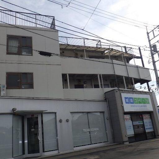 歯医者 同じビルの1階には歯医者さんが入っています。急な歯痛も安心?