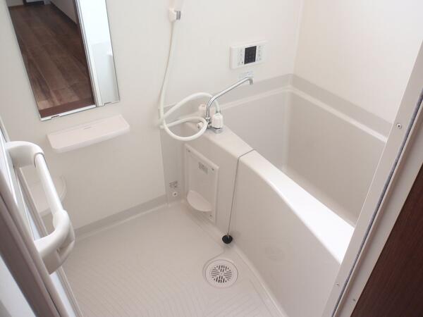 バス 新しいお風呂で気持ちよく使用できます。