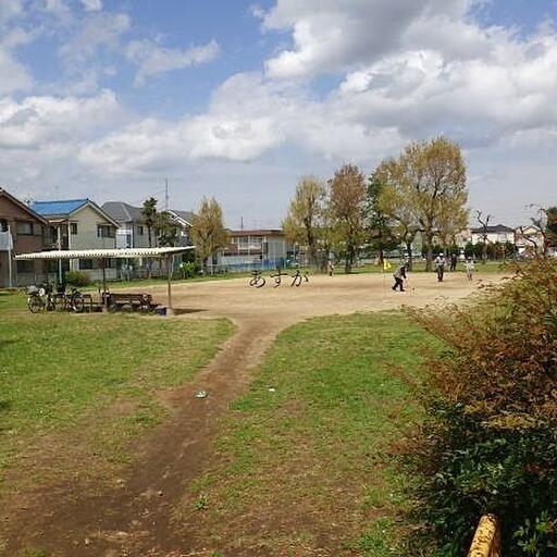 物件から100m人気の三角公園