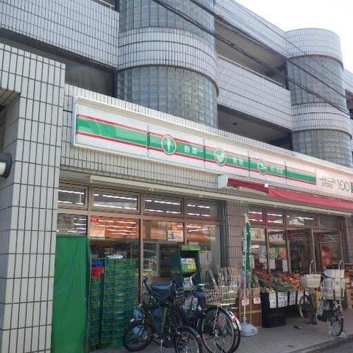 100円ローソン スーパーナカヤの前にある100円ローソン、こちらも安くて便利