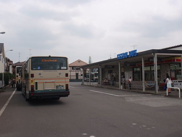 広い敷地のある現在のバス乗場