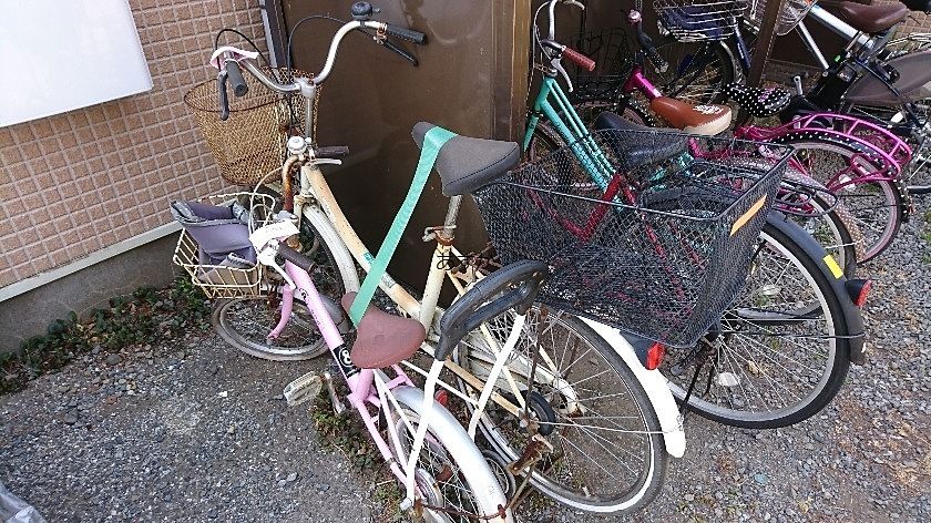 きれいにした駐輪場にも子供用自転車が捨てられている