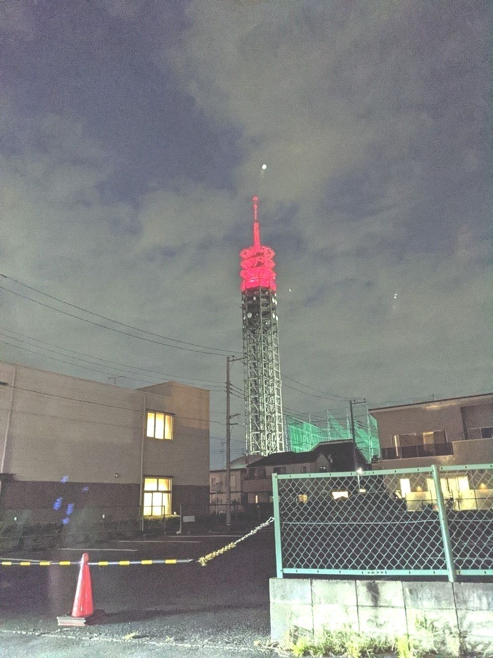 スカイタワー西東京（田無タワー）が赤く点灯？