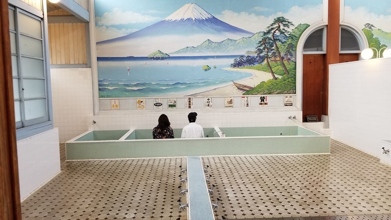 銭湯と言えば富士山の絵